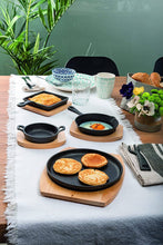 Load image into Gallery viewer, Fusion Taste Cast Iron Square Frying Pan with Beech Trivet 14x14cm
