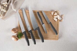 6 pcs knife set with bamboo cutting board