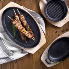 Load image into Gallery viewer, Fusion Taste Cast Iron Oval Frying Pan with Beech Trivet 27x17cm
