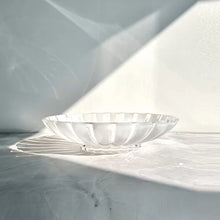Load image into Gallery viewer, DolceVita Centerpiece/Fruit bowl Mother of pearl
